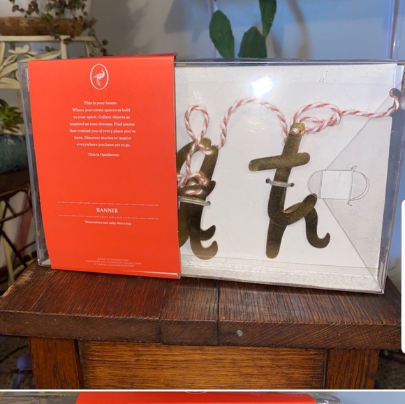 New opalhouse Merry & Bright metallic gold Script banner Garland Christmas - Picture 3 of 10